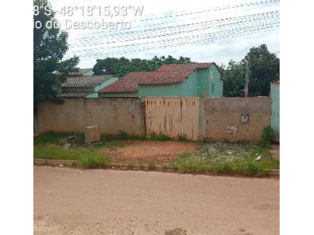 Casa com 2 Quartos e Terreno de 360m² em Santo Antônio do Descoberto/GO