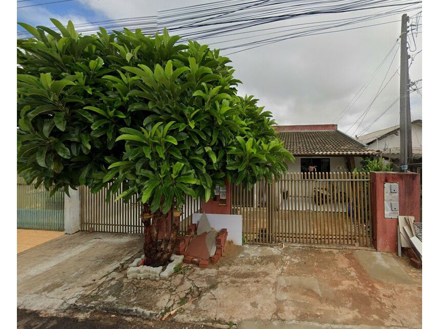 Casa Ocupada com 3 Quartos e 2 Banheiros em Campo Mourão