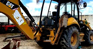 Retroescavadeira Caterpillar 416E