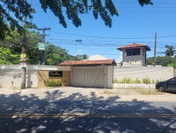 Casa Desocupada 3 Quartos 3 Banheiros em Condomínio Fechado