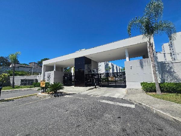 Apartamento com 2 quartos, 1 banheiro, sala, cozinha e 1 vaga
