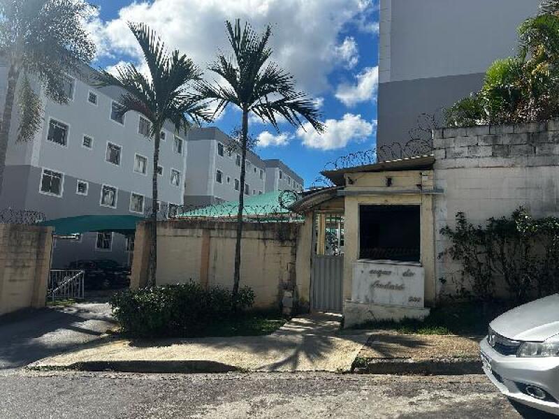 Apartamento com 2 quartos, 1 banheiro e 1 vaga