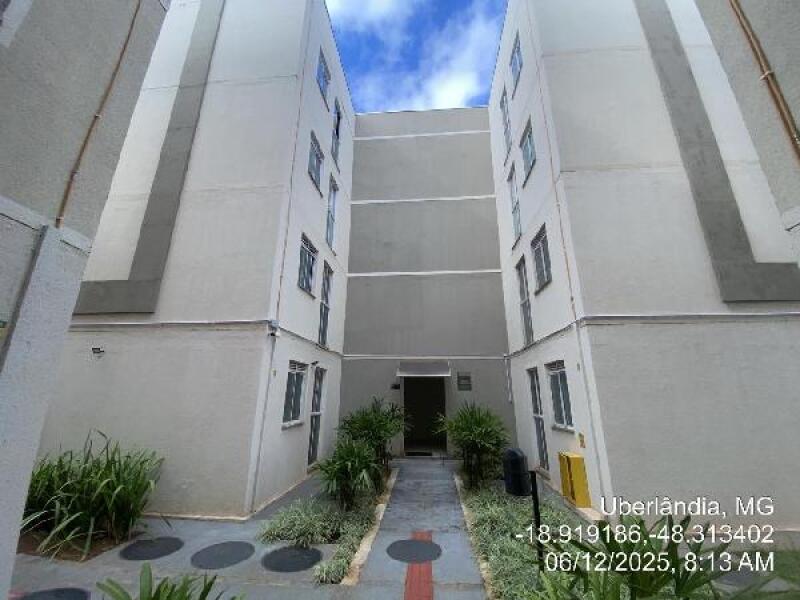 Apartamento com 2 quartos em Uberlândia