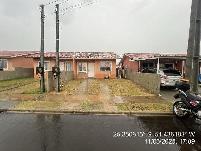 Casa com 2 quartos, 1 banheiro, vaga de garagem e 47,52m² privativos