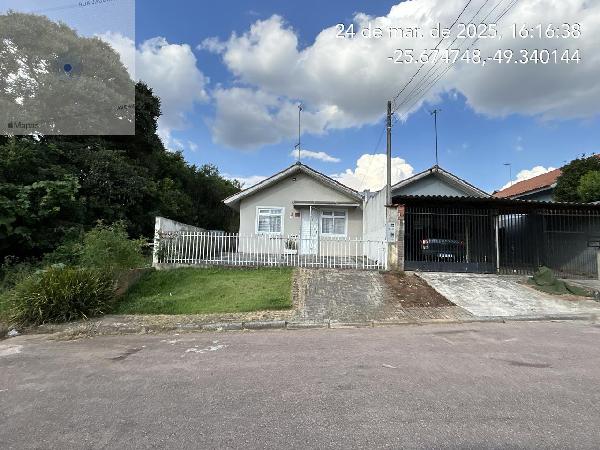 Casa aconchegante com 40m² de área privativa e terreno amplo
