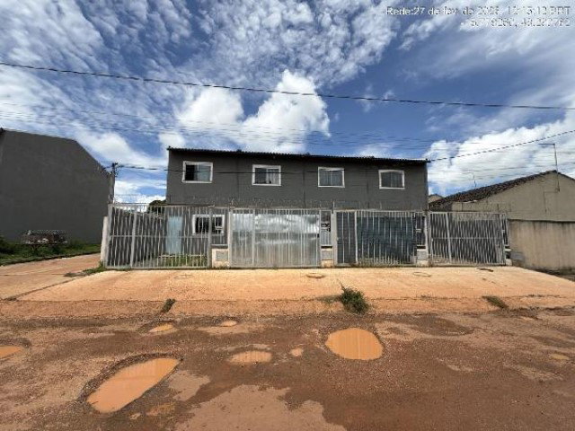 Casa com 2 quartos, 69,36m², área de serviço e cozinha