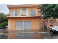 Casa no Centro com 406m² e 220m² de terreno - Carlópolis/PR