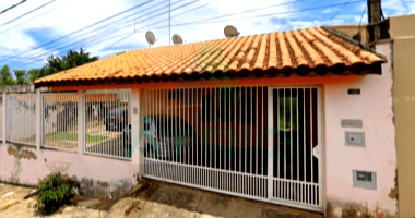 Casa no Conjunto Habitacional Angelo Tomazin com 40m²