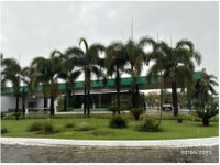 Casa com 328,74m² construídos, ocupada, em leilão