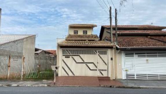 Casa Ocupada com 103m² de Área Construída em Taubaté/SP