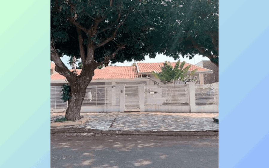 Casa com 2 quartos, 2 banheiros e 200m² de área construída