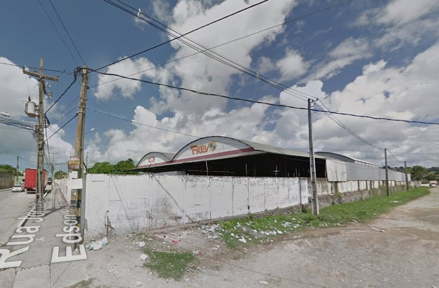 Galpões com 21.750m² de terreno e 12.000m² construídos