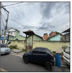 Casa com 0,01 m² de área privativa, desocupada