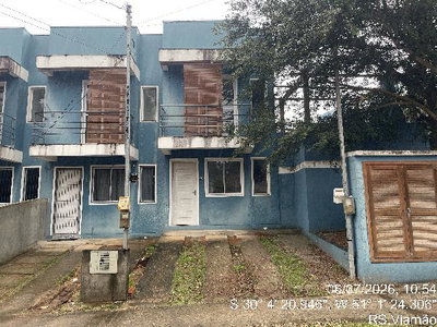 Casa com 2 Quartos e 1 Vaga em Condomínio