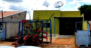 Casa com 3 quartos e 170m² construída em terreno de 286m², desocupada