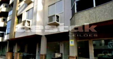 Apartamento e box de garagem em Criciúma/SC