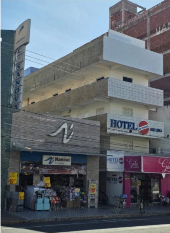 Prédio comercial e residencial com potencial para investimento