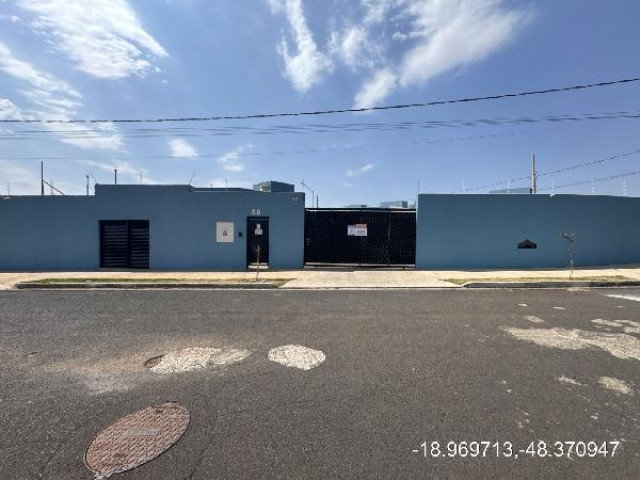 Casa com 2 quartos em Uberlândia/MG