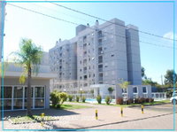Apartamento com 2 quartos, varanda e vaga de garagem