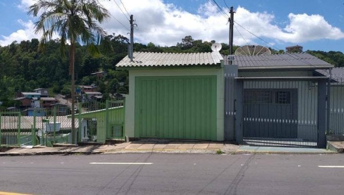 Casa com 6 quartos em Caxias do Sul