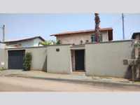Casa em Ituiutaba MG com 414m² de Terreno e 239m² Construída