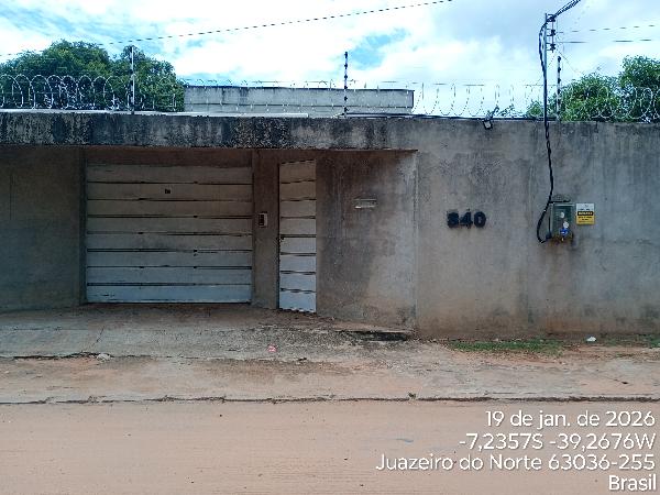 Casa com 2 quartos, 72,83 m², área privada e terreno de 128,12 m²