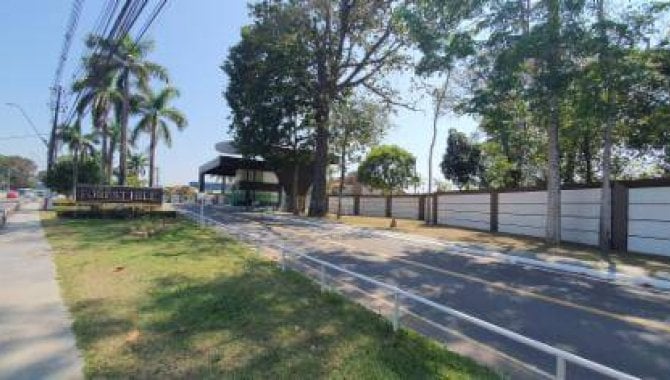 Casa em Condomínio com 4 quartos, 5 banheiros e 1 vaga de garagem