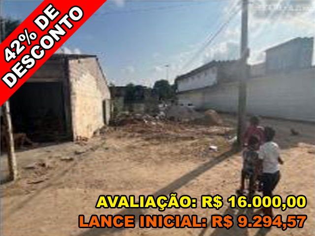 Casa com 3 quartos, 2 banheiros, varanda e 1 vaga de garagem