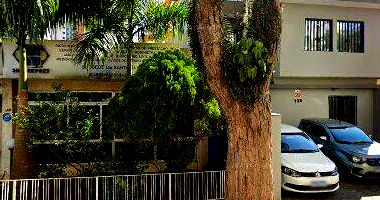 Casa com 3 quartos, 2 banheiros, área de 120m², ocupada