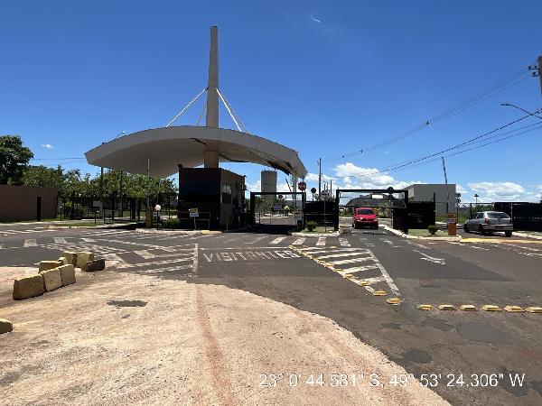 Casa com 3 quartos, 1 banheiro, 2 vagas, 104m² construída