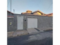 Casa com 2 quartos, 162,39 m² de área privativa e 1 vaga de garagem