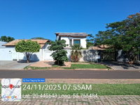 Casa com 2 quartos, 1 banheiro e área de serviço