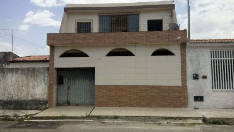 Imóvel Residencial em Conjunto Marcos Freire 3