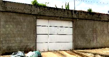 Casa com 3 quartos, 1 banheiro, varanda e 1 vaga de garagem, 61,92m² construída