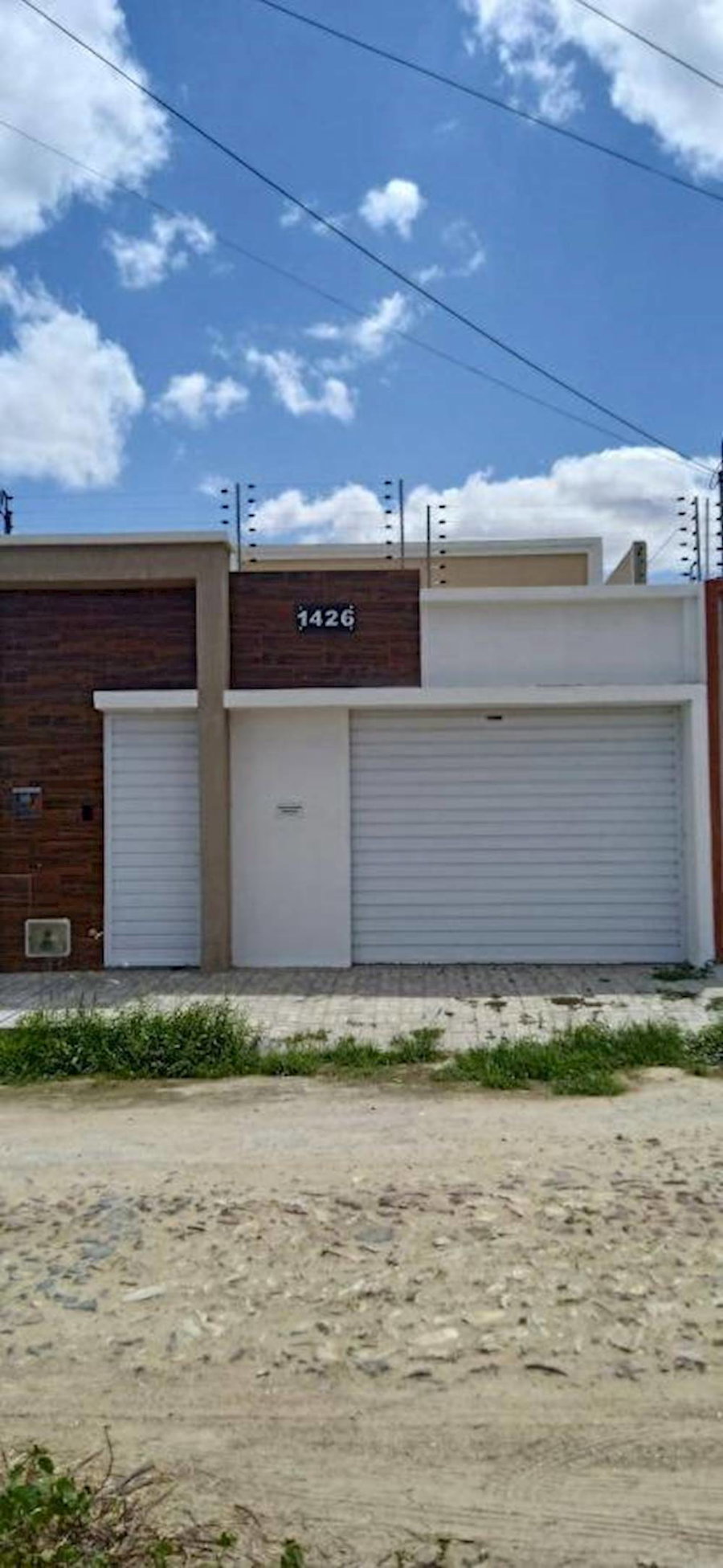 Casa padrão com 3 quartos, 1 banheiro, 1 vaga, 105m² construída