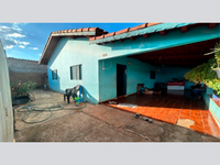 Casa em Campinópolis com 241m² construída