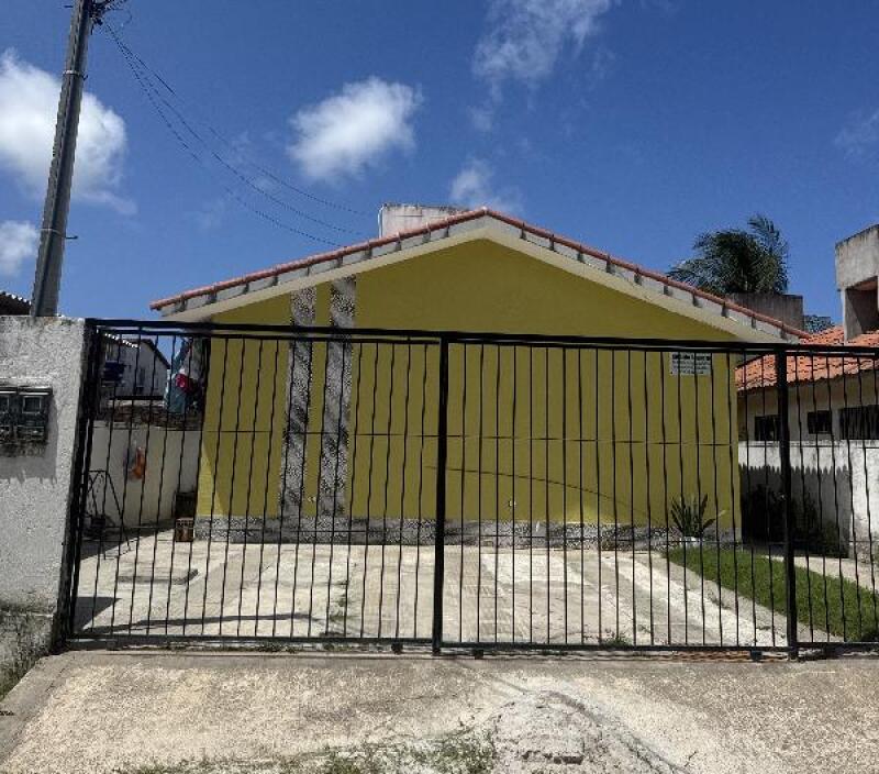 Casa com 1 quarto, 1 vaga e 46,61m² construída, desocupada