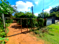 Casas simples em terreno de 2.452,50m², ocupadas