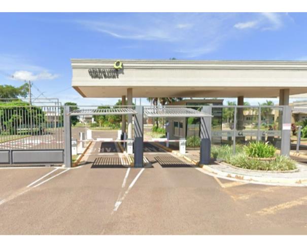 Casa em Condomínio com 305m² de Área Construída