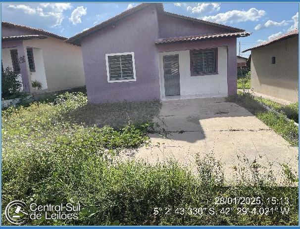 Casa em Altos/PI com 265,93m² de terreno