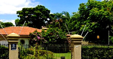 Casa de Alto Padrão com 10 Quartos e 796m²