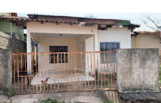 Casa com 2 quartos, 1 banheiro, 96,06m² construídos, ocupada