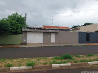 Casa com 2 quartos, 1 banheiro, 2 vagas e área construída de 56,43 m²