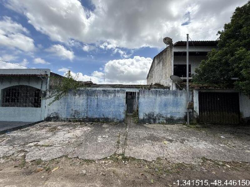 Casa com 2 quartos e 2 banheiros, 101.3m², desocupada