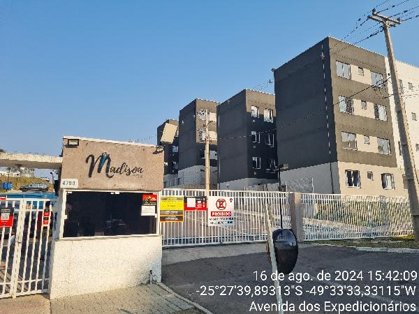 Apartamento com 2 Quartos e 1 Vaga em Campo Largo