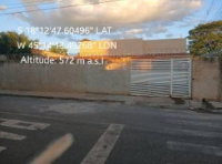 Casa Ocupada em Três Marias/MG com 102m² de Área Construída
