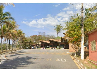 Casa 4 suítes, 4 vagas e 300 m², ocupada