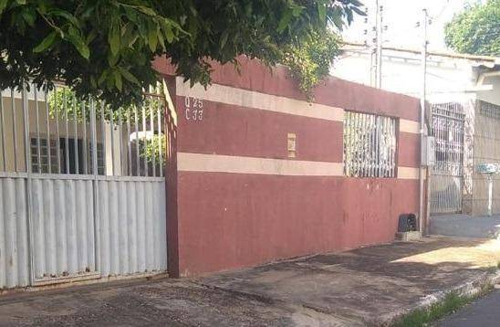 Casa com 2 quartos, 102m² construídos, ocupada