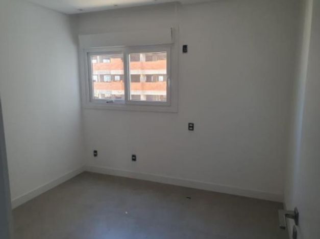 Apartamento com 1 suíte, 1 vaga de garagem, 130.58 m²