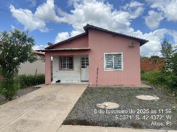 Casa com 2 quartos, 1 banheiro, 2 vagas e 62m² construída